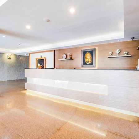 Capital O 22439 Ratna Forever Hotell Karkal Exteriör bild