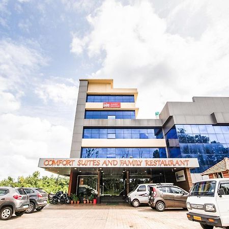 Capital O 22439 Ratna Forever Hotell Karkal Exteriör bild