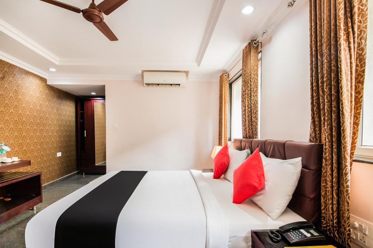 Capital O 22439 Ratna Forever Hotell Karkal Exteriör bild