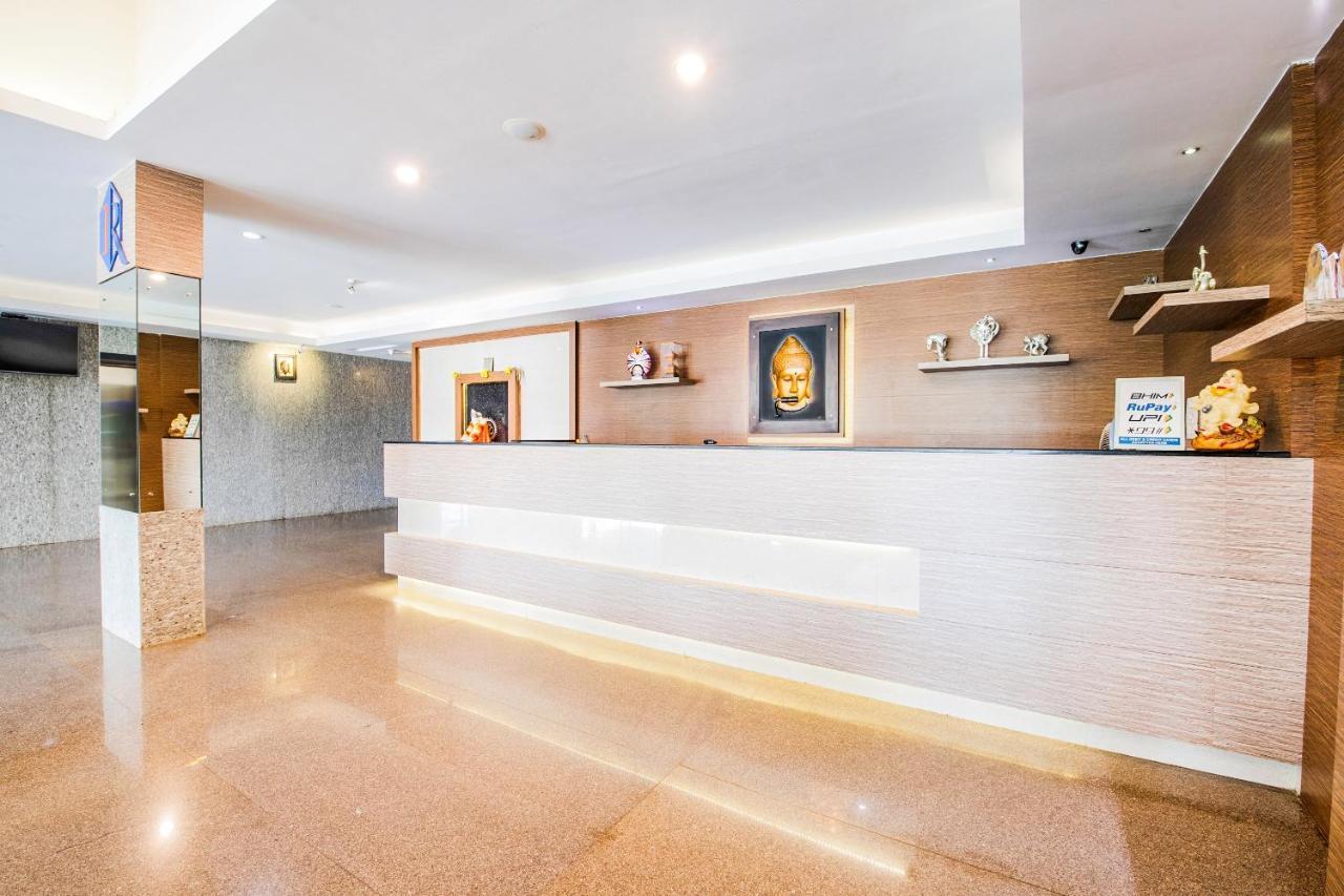 Capital O 22439 Ratna Forever Hotell Karkal Exteriör bild