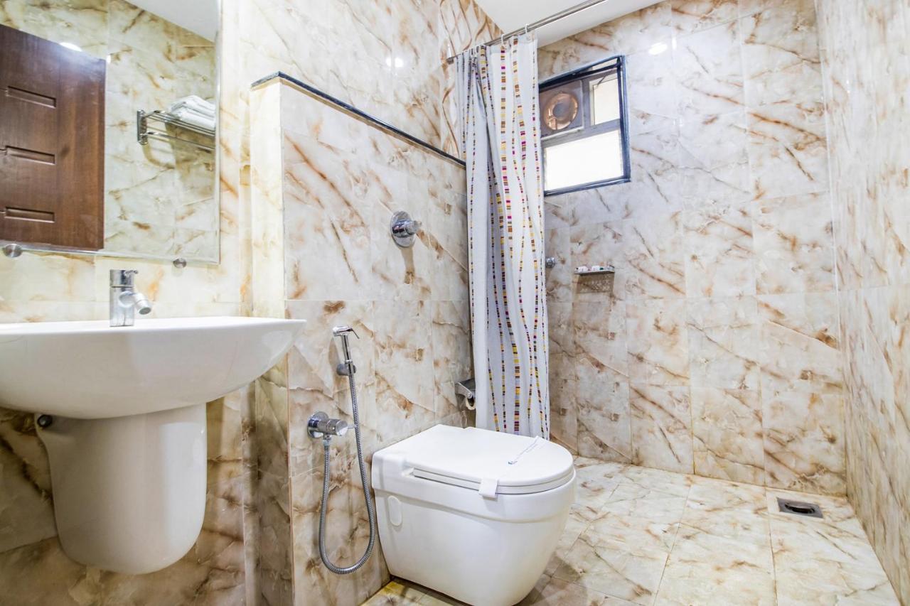 Capital O 22439 Ratna Forever Hotell Karkal Exteriör bild