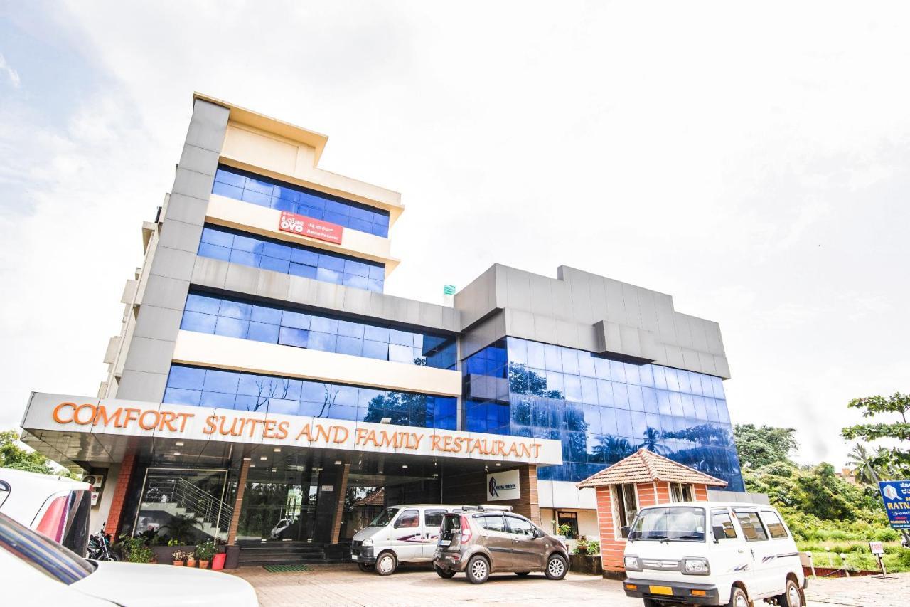 Capital O 22439 Ratna Forever Hotell Karkal Exteriör bild