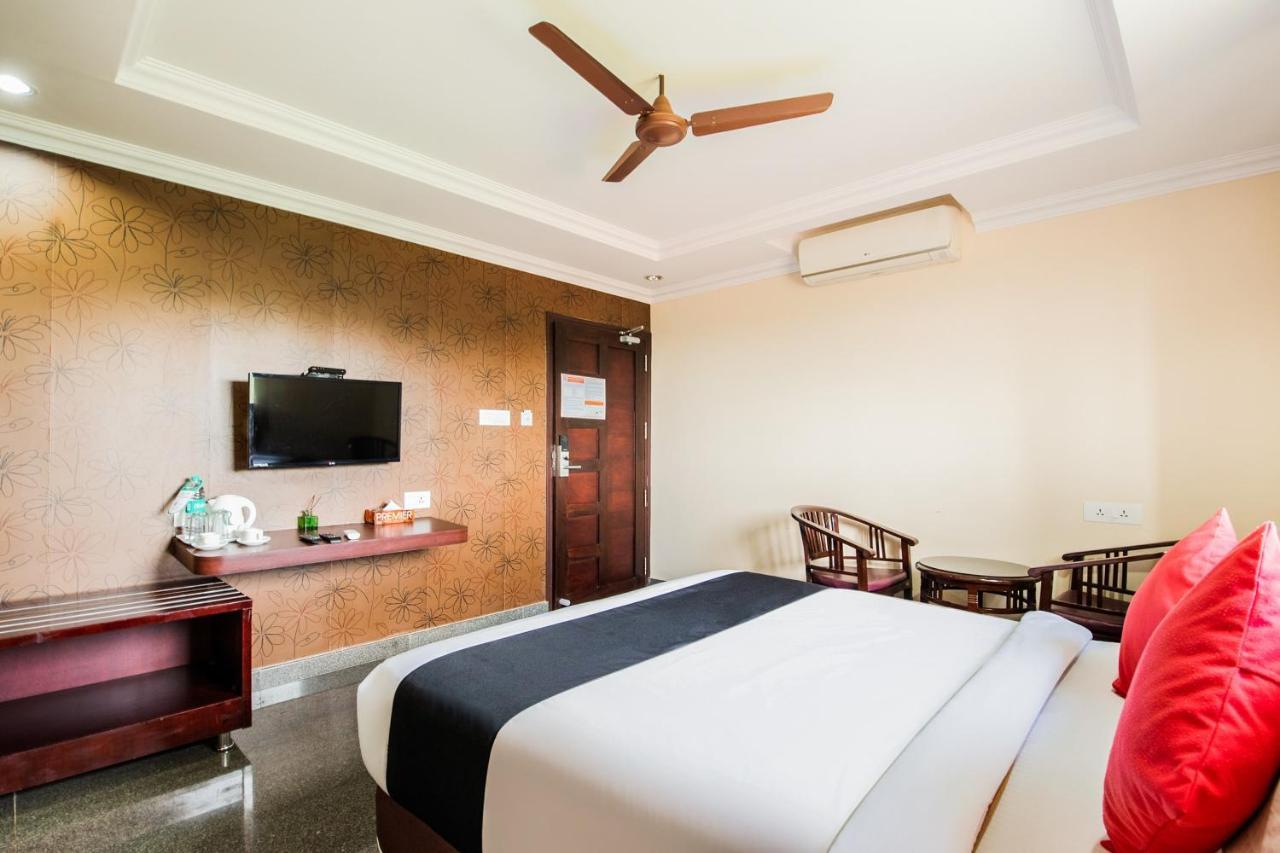 Capital O 22439 Ratna Forever Hotell Karkal Exteriör bild