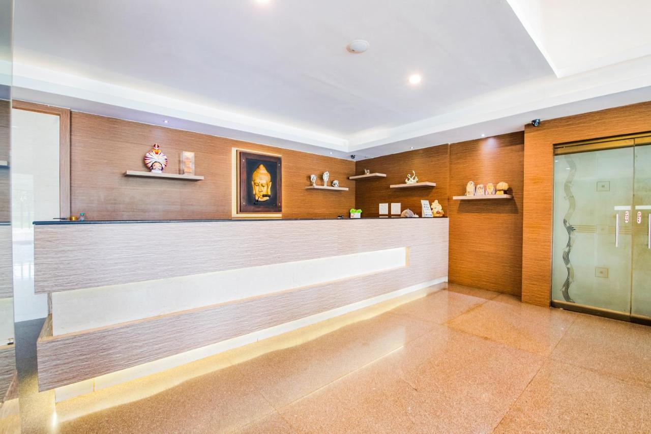 Capital O 22439 Ratna Forever Hotell Karkal Exteriör bild