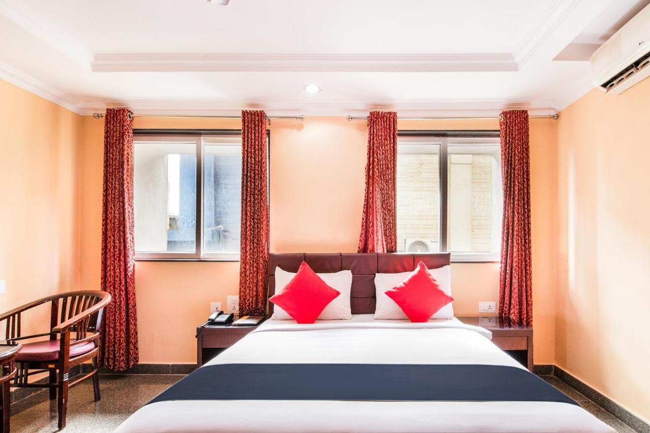 Capital O 22439 Ratna Forever Hotell Karkal Exteriör bild