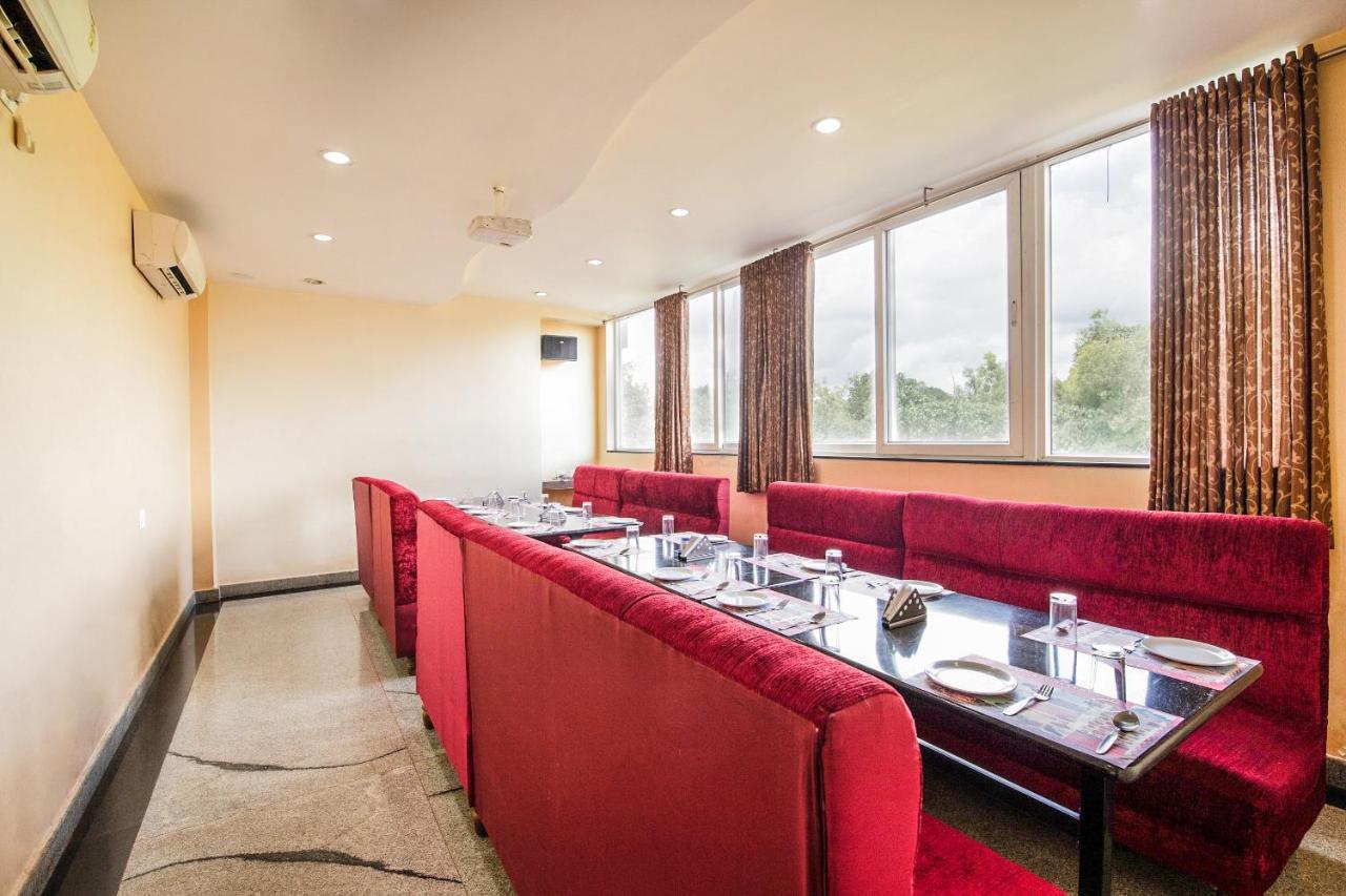 Capital O 22439 Ratna Forever Hotell Karkal Exteriör bild
