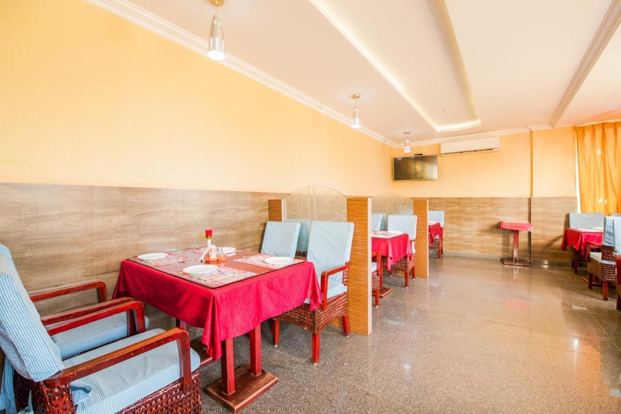 Capital O 22439 Ratna Forever Hotell Karkal Exteriör bild