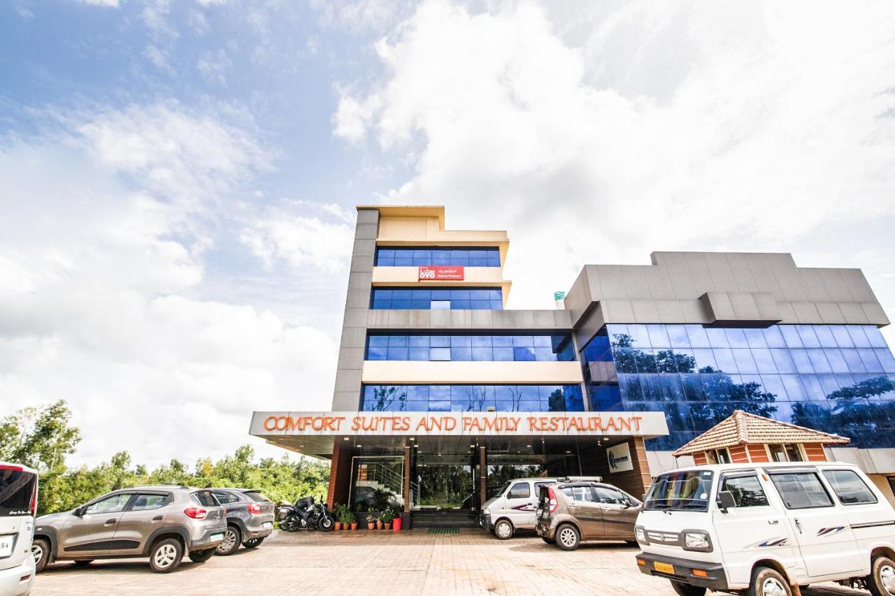 Capital O 22439 Ratna Forever Hotell Karkal Exteriör bild