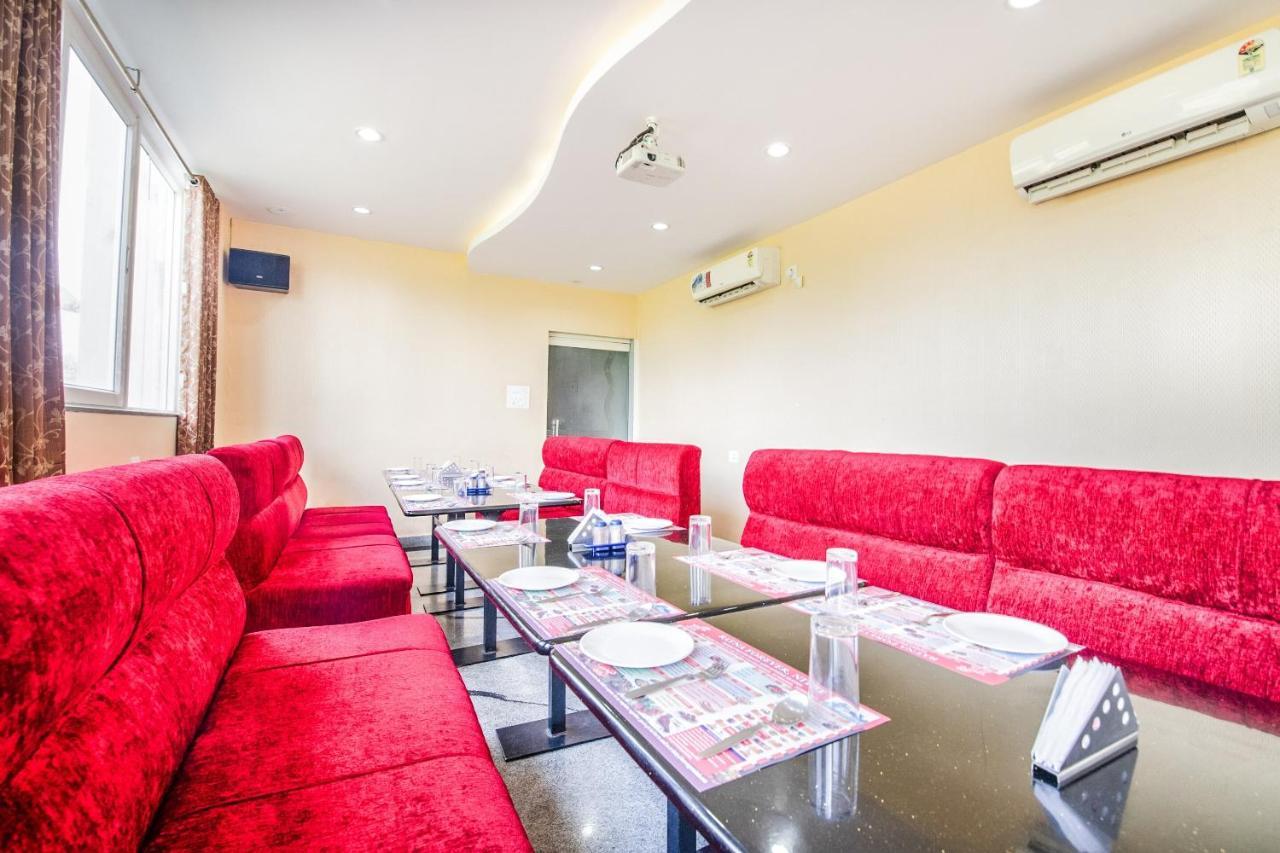 Capital O 22439 Ratna Forever Hotell Karkal Exteriör bild